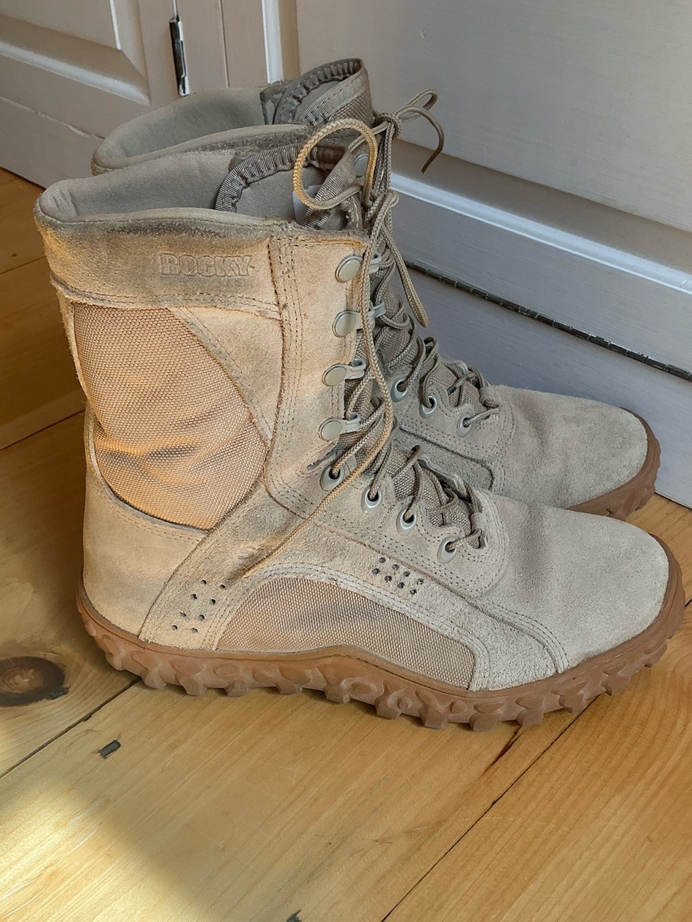 Rocky S2V Special Ops Tactical Military Boots Tan Suede 10.5 M Made in USA
